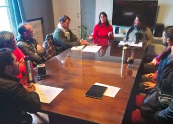 Sin Azcue ni Wally, funcionarios municipales recibieron a la asamblea de la cultura