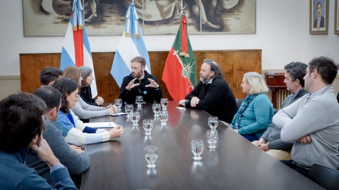 El Intendente Azcué presentó dos proyectos para avanzar en soluciones estructurales que beneficien a las familias afectadas por las inundaciones