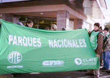 Acción gremial en defensa de los trabajadores despedidos de los parques y reservas naturales