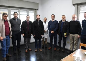 EL INTENDENTE AZCUÉ VISITÓ LA EMPRESA  LITORAL CITRUS