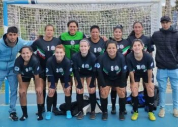 Femenino y masculino completamente el día domingo