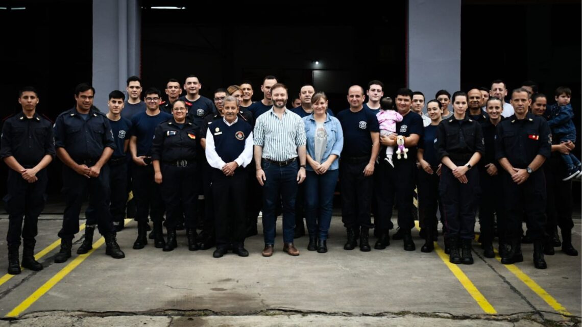 Acto por el día nacional del Bombero Voluntario