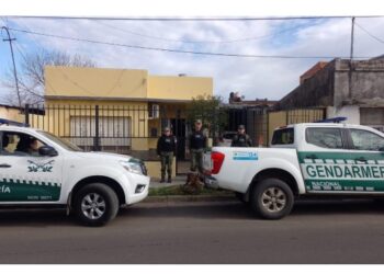 Allanaron domicilios de Villa Zorraquin y La Bianca para desbaratar una organización que se dedicaría al contrabando de combustible