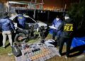 La policía secuestró alrededor de 200 envoltorios de droga, dos armas de fuego, un auto , una moto y más de un millón de pesos en la zona noroeste