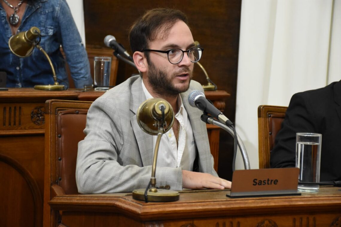 Nueva orgánica en la gestión de Azcué: Hacienda será además Coordinación de Gabinete y Prensa se eleva a Subsecretaría