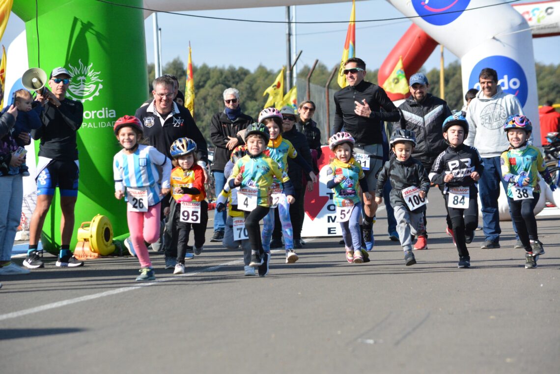 EL AUTÓDROMO FUE UNA FIESTA CON EL DUATLON JEEP