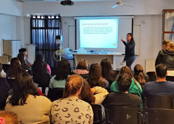 Equipos de salud se capacitan en el uso de dispositivos que mejoran la capacidad respiratoria de pacientes pediátricos