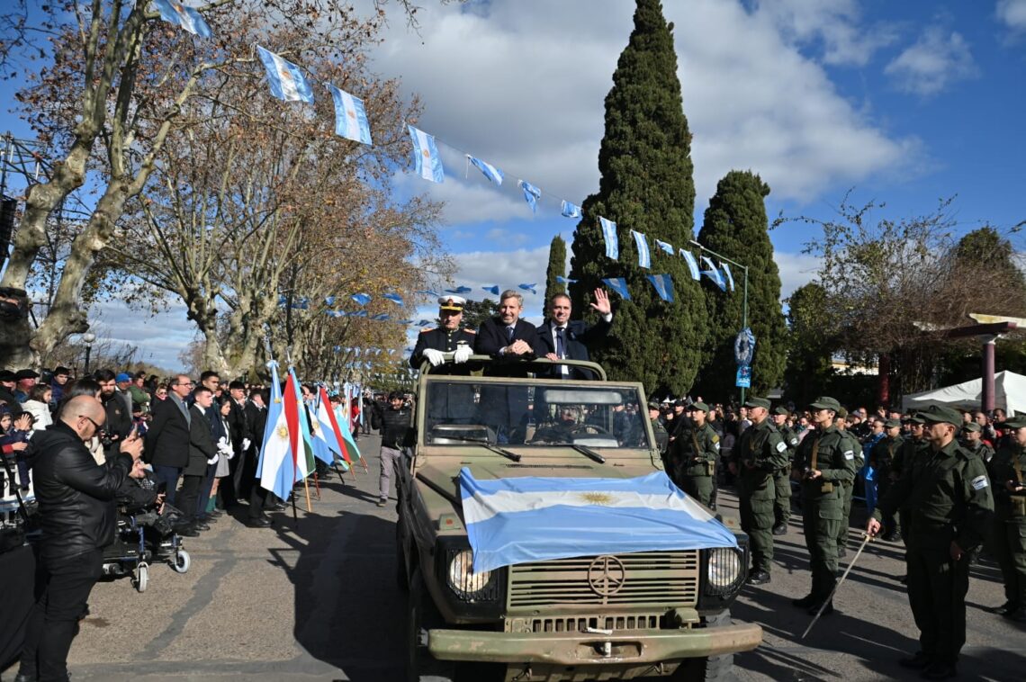 Frigerio presidió el acto por el Día de la Independencia en Gualeguaychú