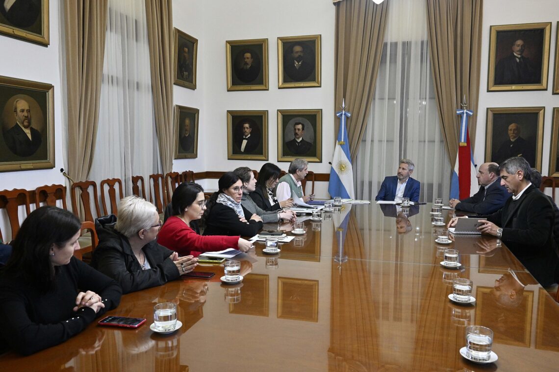 Salud presentó tres proyectos de ley tendientes a mejorar el sistema sanitario entrerriano