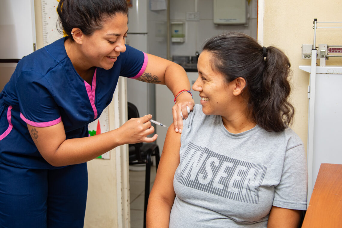 La vacuna contra la bronquiolitis se continuará aplicando a embarazadas durante todo agosto