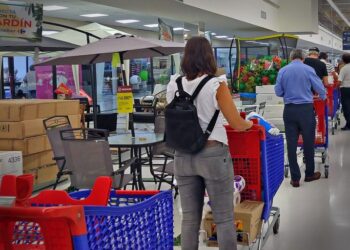 La Cámara de Comercio reportó un derrumbe de casi 10 puntos en las ventas de julio, la peor caída desde la pandemia