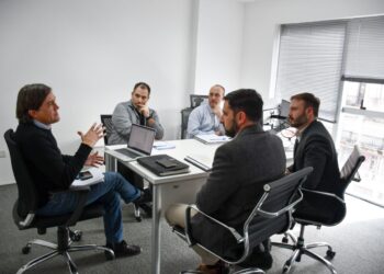 AZCUÉ COMPROMETIÓ AL ENOHSA A TERMINAR LA PLANTA DE AGUA EN 10 MESES