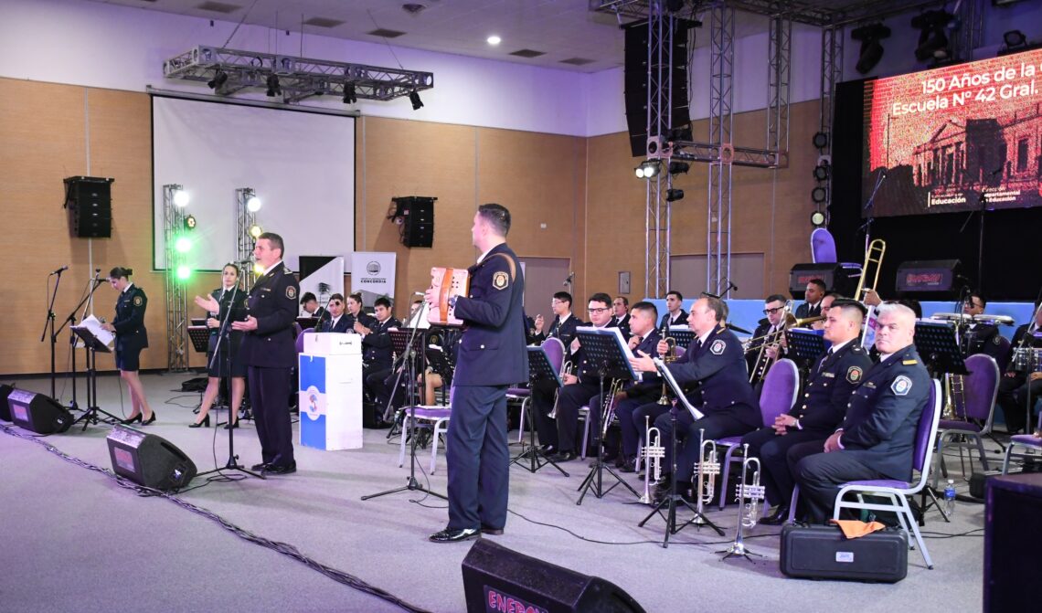 EMOTIVA FUNCIÓN DE GALA POR LOS 150 AÑOS DE LA ESCUELA N° 42 “GENERAL BELGRANO”