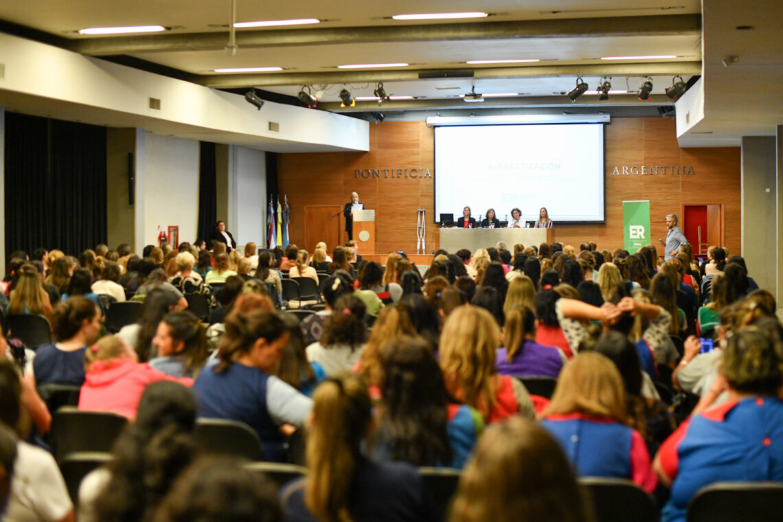 Más de 7000 docentes se capacitaron en toda la provincia
