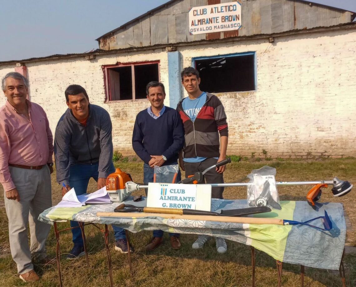 PRESUPUESTO PARTICIPATIVO: ENTREGA DE EQUIPAMIENTO AL CLUB ALMIRANTE BROWN