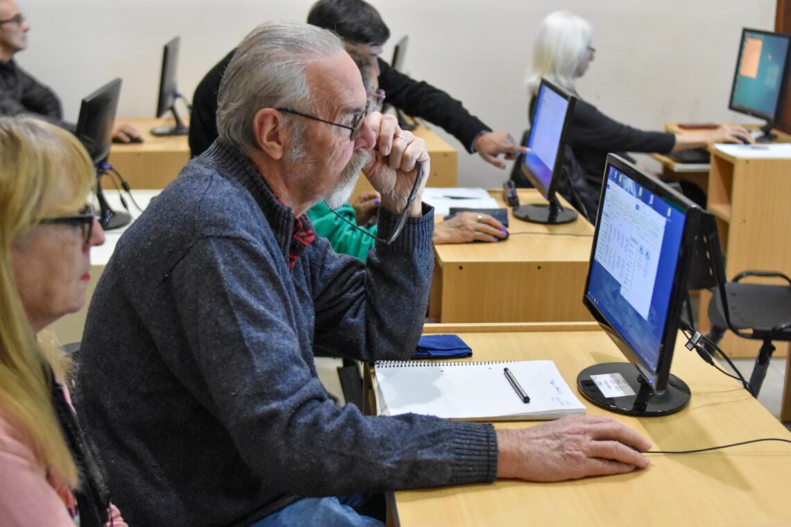 NUEVO TALLER INFORMÁTICO PARA ADULTOS MAYORES