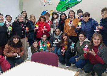 SE REALIZÓ UN NUEVO TALLER DE MUÑECAS ARTESANALES