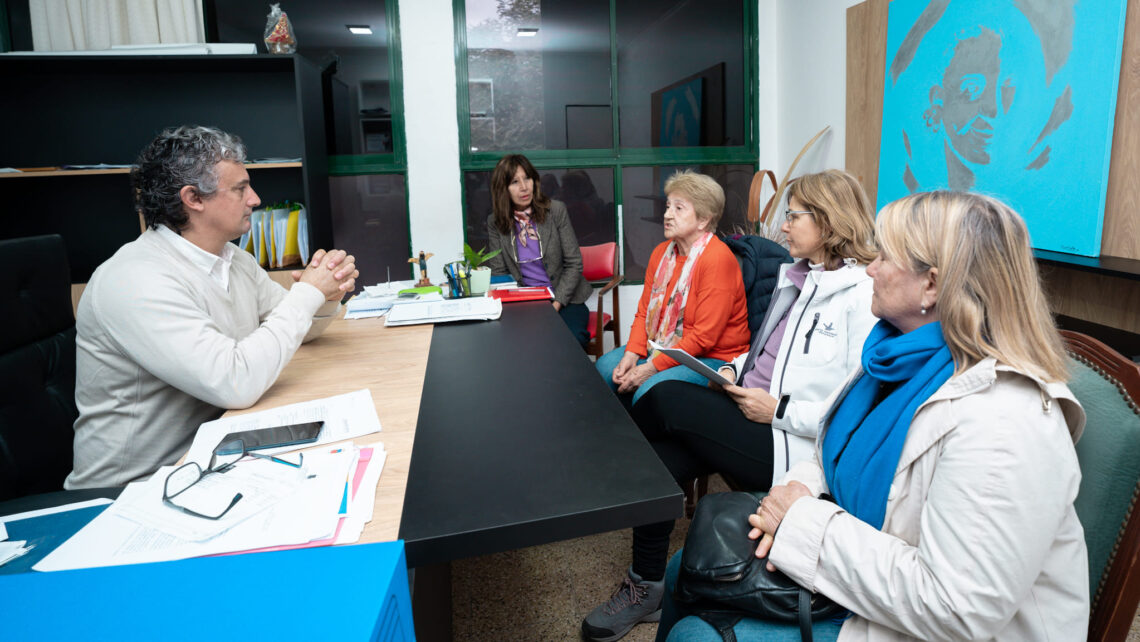 El Intendente Bravo recibió a integrantes de “Enseñarás a Volar”