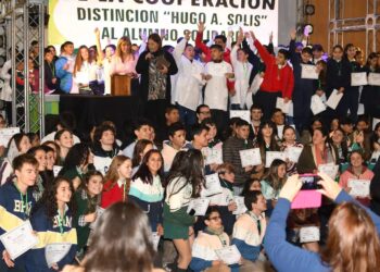 DISTINCIÓN “HUGO SOLÍS” AL ALUMNO SOLIDARIO