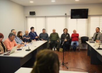 La devolución de los días descontados por huelga y la restitución del FONID provincial, como ejes del debate