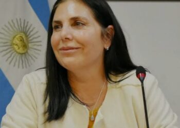 Diputada Lena: “Cuando roban al Estado, están robando una ayuda a una familia que no tiene para comer”.