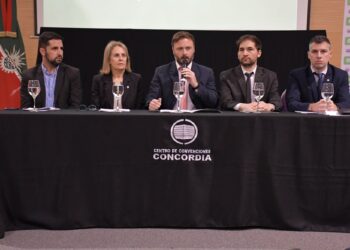 AZCUÉ PRESENTÓ LA REFORMA TRIBUTARIA Y ANUNCIÓ UNA REBAJA EN LA TASA DE ALUMBRADO PÚBLICO