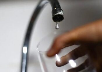 EL ENTE DESCENTRALIZADO DE OBRAS SANITARIAS TRABAJA EN LA REPARACIÓN DEL ACUEDUCTO ROCA