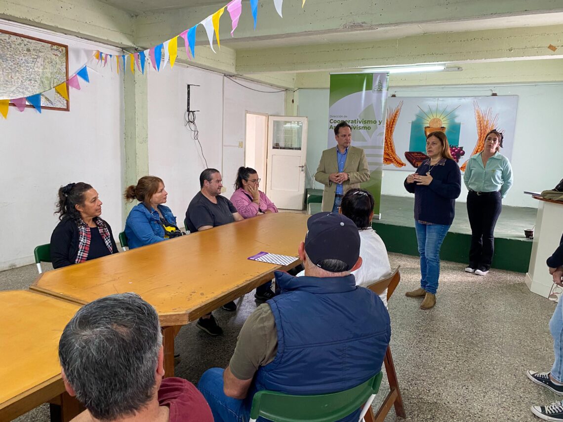 PARQUE FERRÉ: MÁS DE 60 FERIANTES PARTICIPARON DE LA SEGUNDA EDICIÓN DEL CURSO GRATUITO DE MANIPULACIÓN DE ALIMENTOS