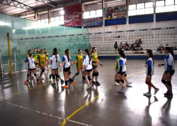 Estudiantes de Concordia y Chajarí participaron de los intercolegiales de vóley en instancia departamental