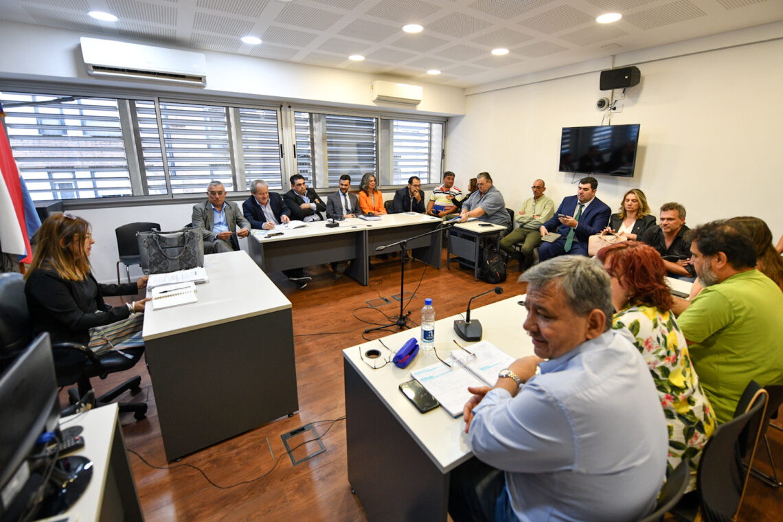 El gobierno presentó una oferta salarial superadora a los gremios docentes