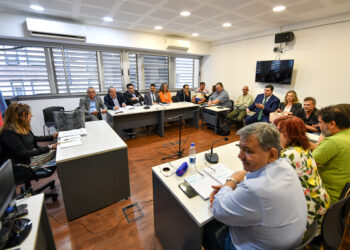 El gobierno presentó una oferta salarial superadora a los gremios docentes