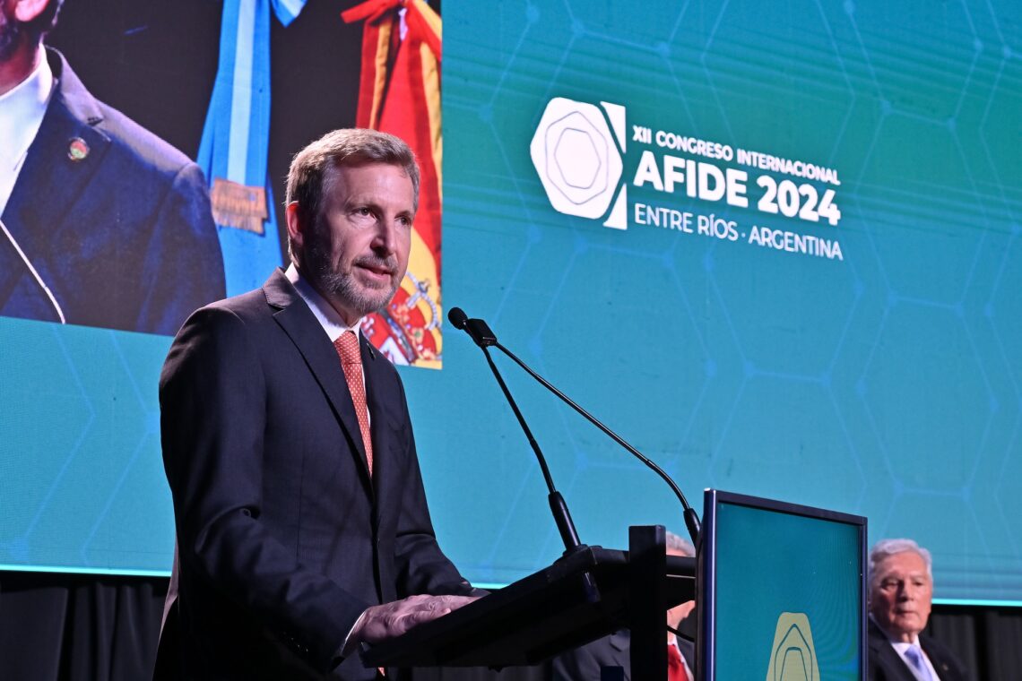 El gobernador presentó un proyecto de ley para promover la Economía del Conocimiento con beneficios impositivos y energéticos