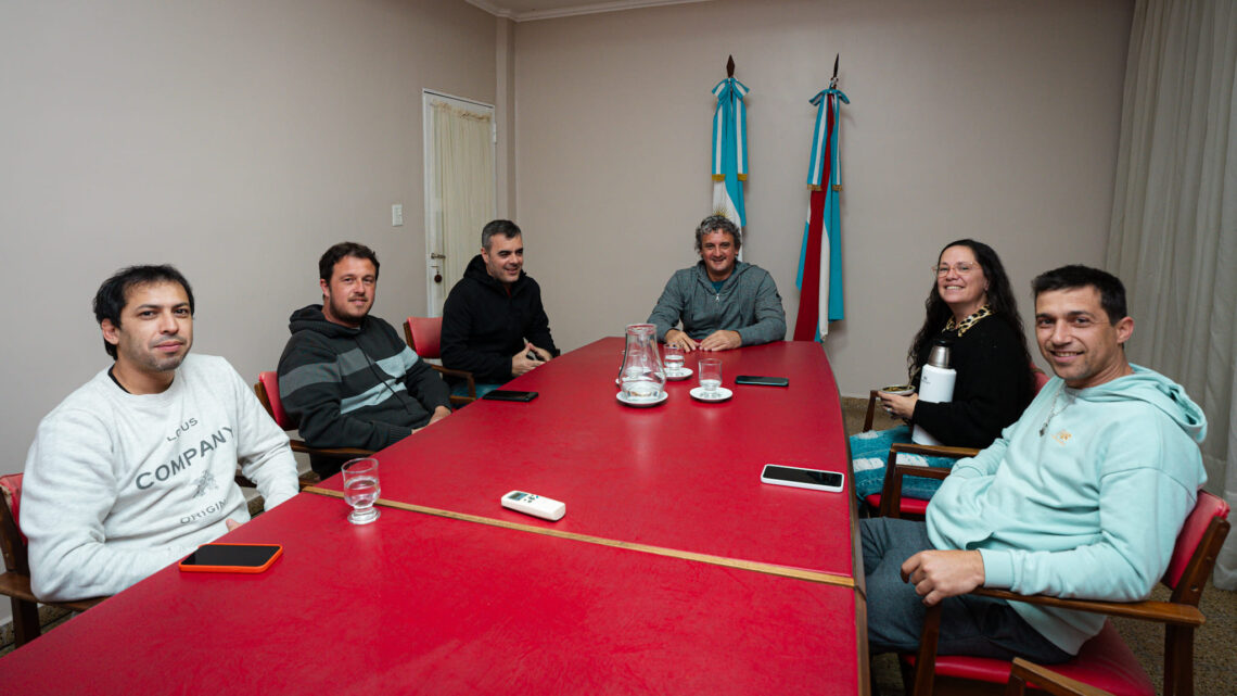 El Intendente Bravo se reunió con representantes de las Comparsas de la ciudad para coordinar la próxima edición del Carnaval Federaense