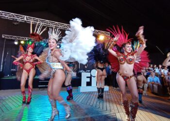 El Carnaval del País llenó de ritmo la Feria Internacional de Turismo
