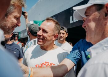 Frigerio participó de la vuelta del Turismo Carretera a Paraná