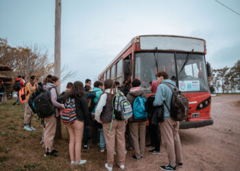 Frigerio anunció que los estudiantes podrán viajar gratis hasta que se incluya en la SUBE el subsidio que ahora abonará la provincia