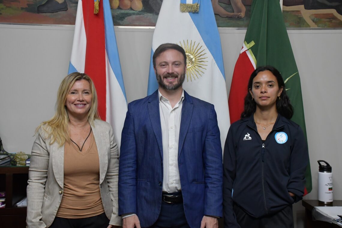 AZCUÉ RECIBIÓ A LA DEPORTISTA CONCORDIENSE QUE PARTICIPÓ EN LOS JUEGOS PARAOLÍMPICOS DE PARÍS