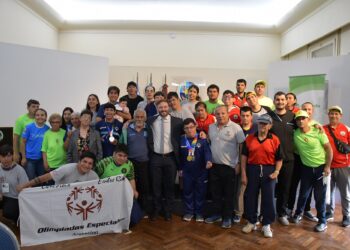 AZCUÉ RECIBIÓ A LOS DEPORTISTAS LOCALES QUE PARTICIPARON EN LAS OLIMPIADAS ESPECIALES DE PARAGUAY