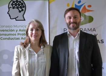 EL INTENDENTE AZCUÉ PUSO EN FUNCIONES A LA NUEVA TITULAR DEL ÁREA DE FORTALECIMIENTO SOCIAL