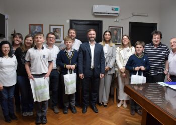 AZCUÉ RECIBIÓ A LOS ALUMNOS CONCORDIENSES QUE COMPETIRÁN EN LAS OLIMPIADAS NACIONALES DE MATEMÁTICAS