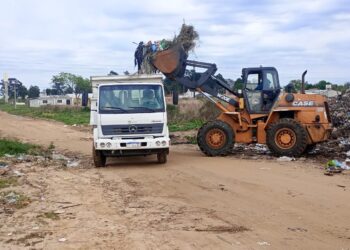TRABAJOS DE LIMPIEZA Y ERRADICACIÓN DE MICROBASURALES