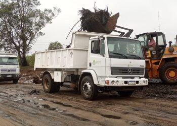 LA MUNICIPALIDAD CONTINÚA CON LOS TRABAJOS DE LIMPIEZA Y ERRADICACIÓN DE MICROBASURALES