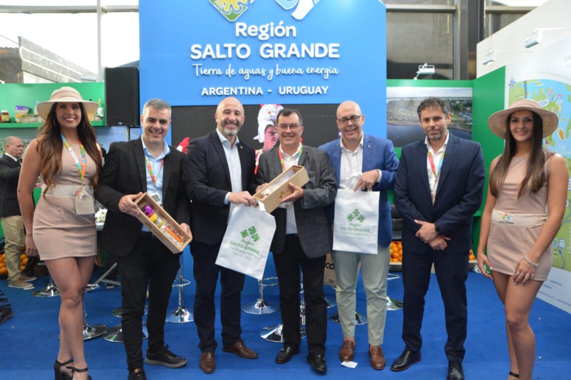 ENCUENTRO CON EL MINISTRO URUGUAYO EN LA FIT: LA REGIÓN DE SALTO GRANDE AVANZA EN PROPUESTAS PARA POTENCIAR EL TURISMO BINACIONAL