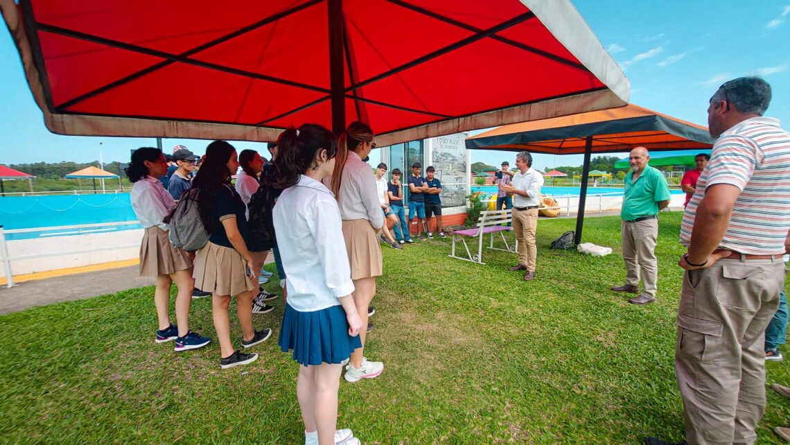 El Intendente Bravo recorrió espacios públicos donde el Municipio realiza trabajos de puesta a punto pensando en la temporada que se viene