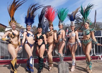 El Carnaval del País le puso color al Ironam