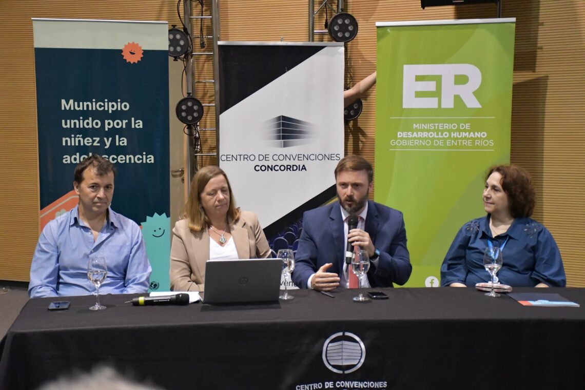 AZCUÉ: “NOSOTROS NO ESCONDEMOS LA POBREZA PORQUE EL PRIMER PASO PARA RESOLVERLA ES PONIENDO EL TEMA ARRIBA DE LA MESA”