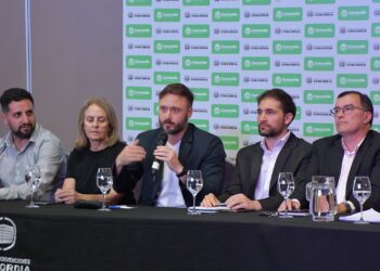 EL INTENDENTE AZCUÉ ENCABEZÓ LA REUNIÓN AMPLIADA DEL EMCONTUR