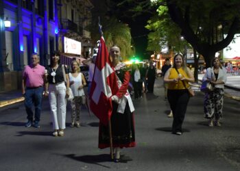 CON LA TRADICIONAL MARCHA DE ANTORCHAS, CONCORDIA COMENZÓ A VIVIR LA FIESTA PROVINCIAL DEL INMIGRANTE