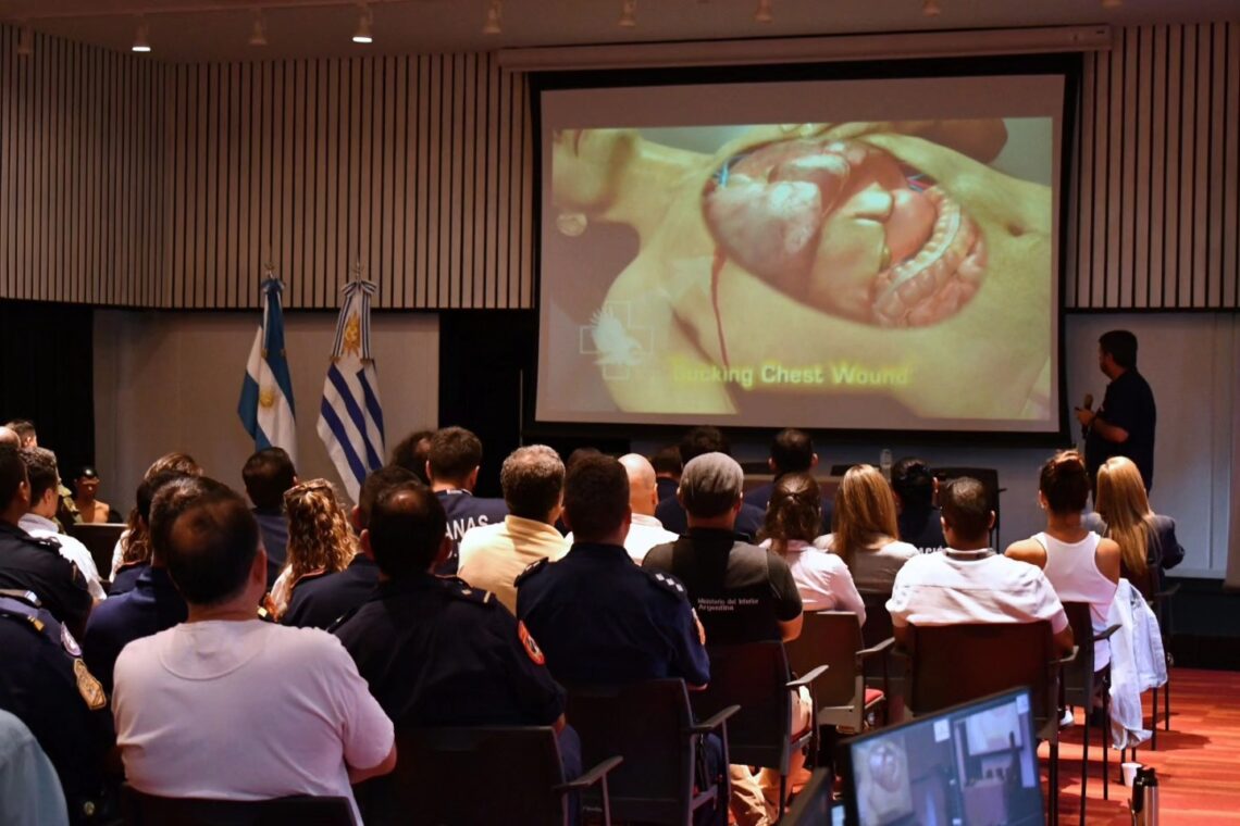 LA SECRETARÍA DE SALUD PARTICIPÓ DE UNA JORNADA DE CAPACITACIÓN EN MEDICINA TÁCTICA Y GESTIÓN DE EMERGENCIAS POR INCENDIOS