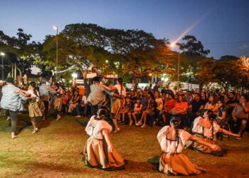 CONCORDIA RINDIÓ HOMENAJE A SUS RAÍCES CON MÚSICA, DANZA Y MATE EN LA COSTANERA